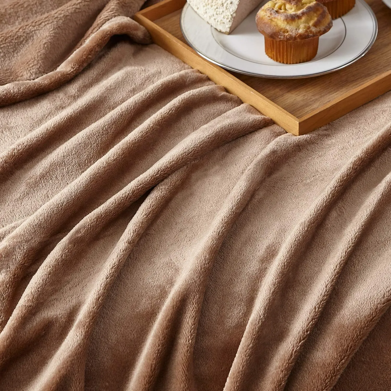 Hansleep Fleece Blanket for Couch Camel, Super Soft Throw Blanket Flannel Fuzzy, Plush Cozy Blanket for All Seasons, Camel, Throw 50x60 Inches
